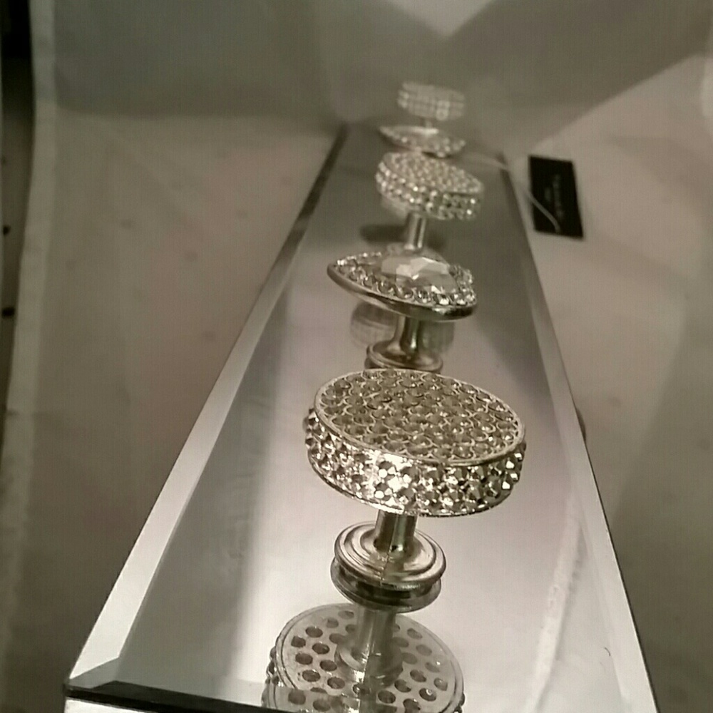 Wall Mount Garment Holder